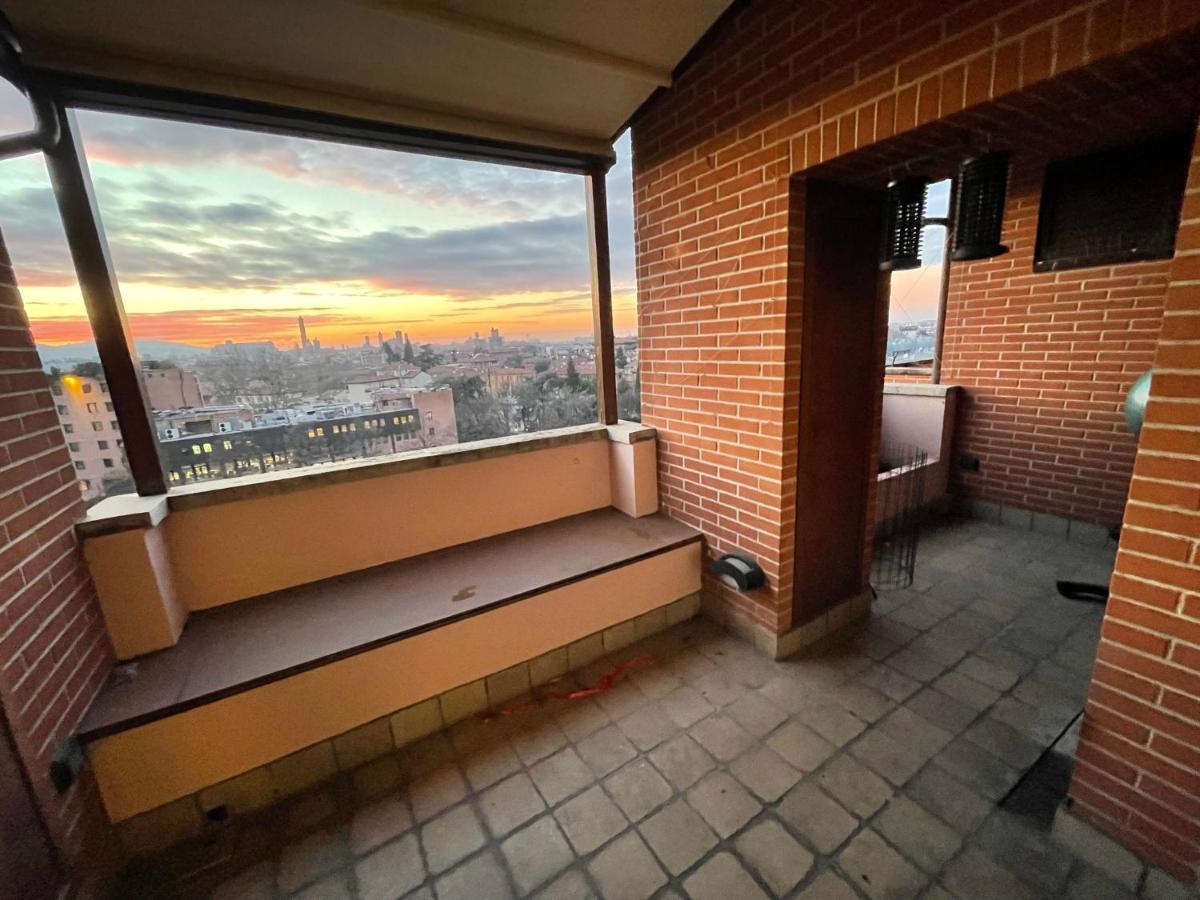 Attico Con Vista Spettacolare E Jacuzzi Appartement Bologna Buitenkant foto