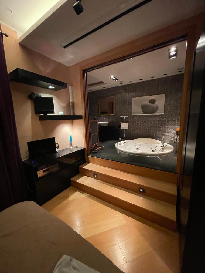 Attico Con Vista Spettacolare E Jacuzzi Appartement Bologna Buitenkant foto